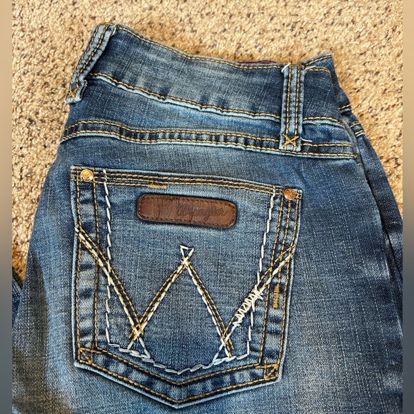 super cute bootcut Wrangler jeans! - Picture 2 of 6